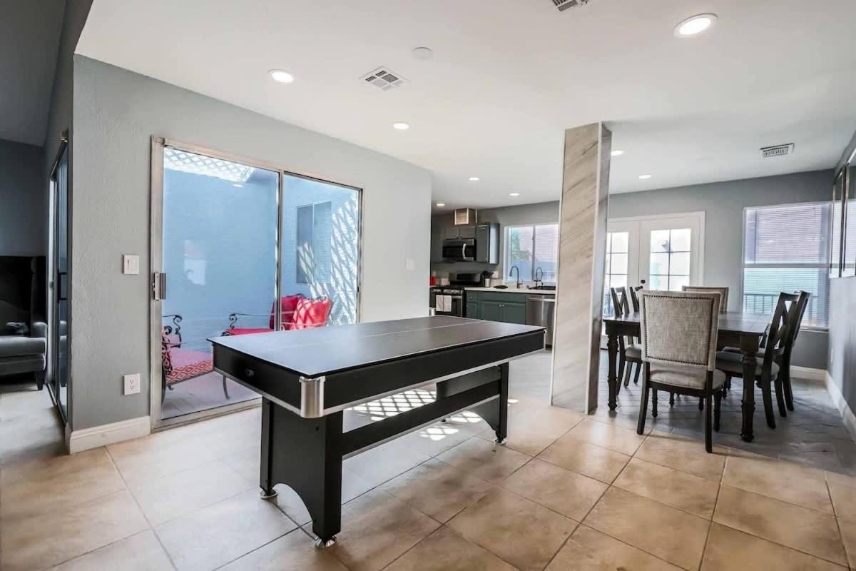 Holiday home Vegas Living Gorgeous With Pool Near The Strip