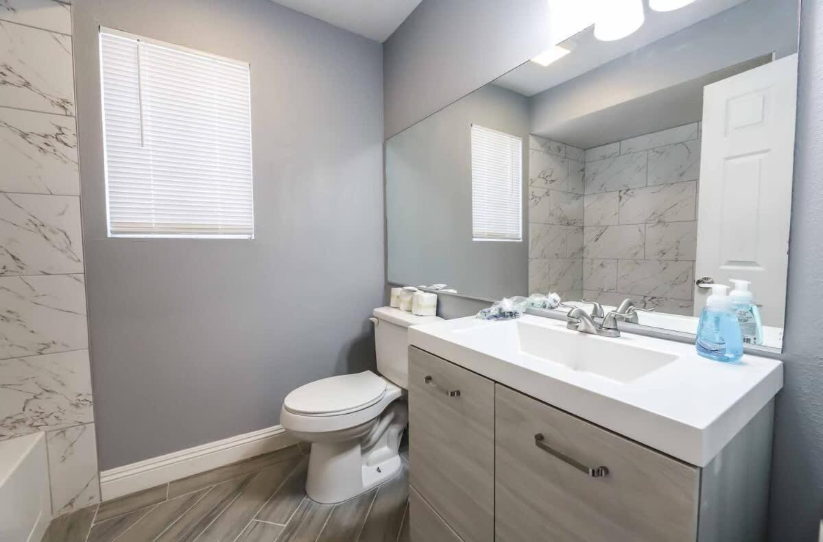 Vegas Living Gorgeous With Pool Near The Strip * Las Vegas
