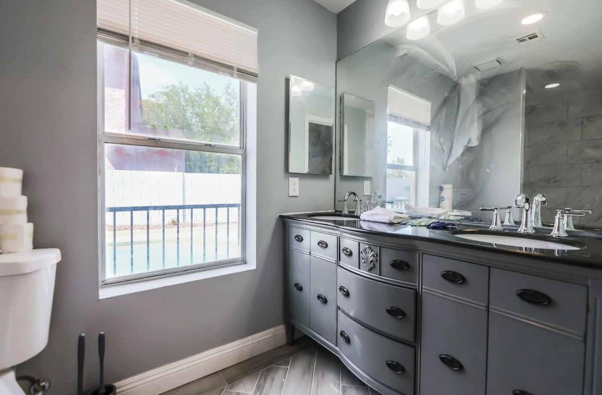Holiday home Vegas Living Gorgeous With Pool Near The Strip