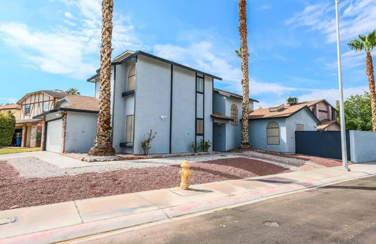 Holiday home Vegas Living Gorgeous With Pool Near The Strip Las Vegas